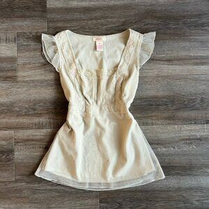 Vintage Y2K Candie’s Babydoll Cream Lace Top